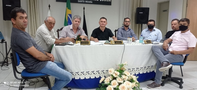 Câmara aprova projetos de leis que concede reajuste salarial, autoriza o Leilão de veículos subutilizados e o pagamento do ABONO FUNDEB